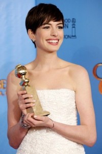 Anne Hathaway Golden Globes